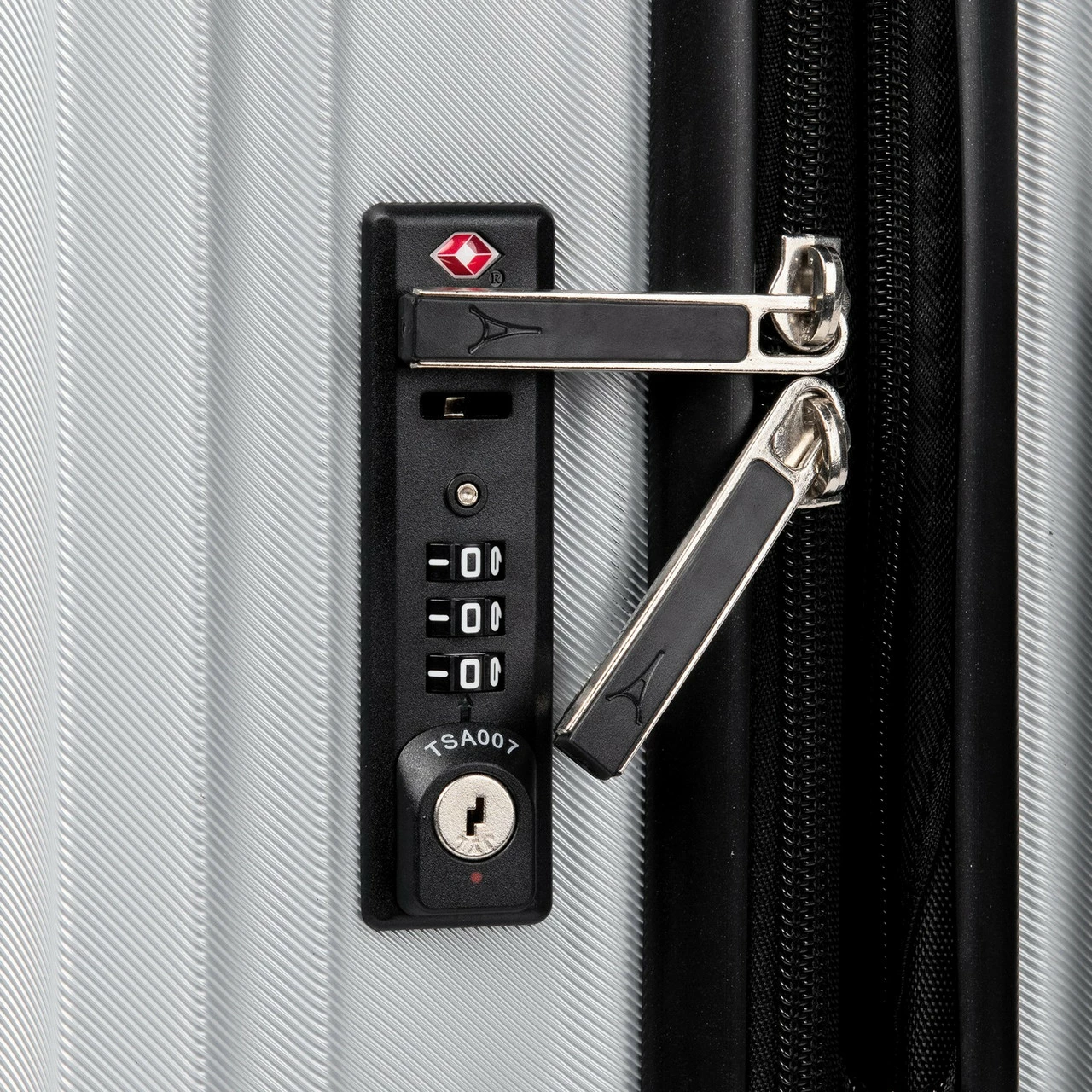 Travelpro Maxlite Air Expandable Cabin Suitcase - 55cm 8 Travelpro Maxlite Air Expandable Cabin Suitcase - 55cm - Image 8