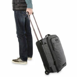 Dakine Status Roller 42L+ Expandable Cabin Suitcase - 55cm 11 Dakine Status Roller 42L+ Expandable Cabin Suitcase - 55cm -Delsey Suitcase Store bw d10002940 1200 3 30424.1693925602